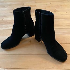 Waterproof suede black booties, size 7.5, popular Blondo brand